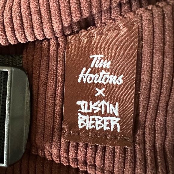 NWT Tim Biebs Collector Fanny Pack - Picture 3 of 4